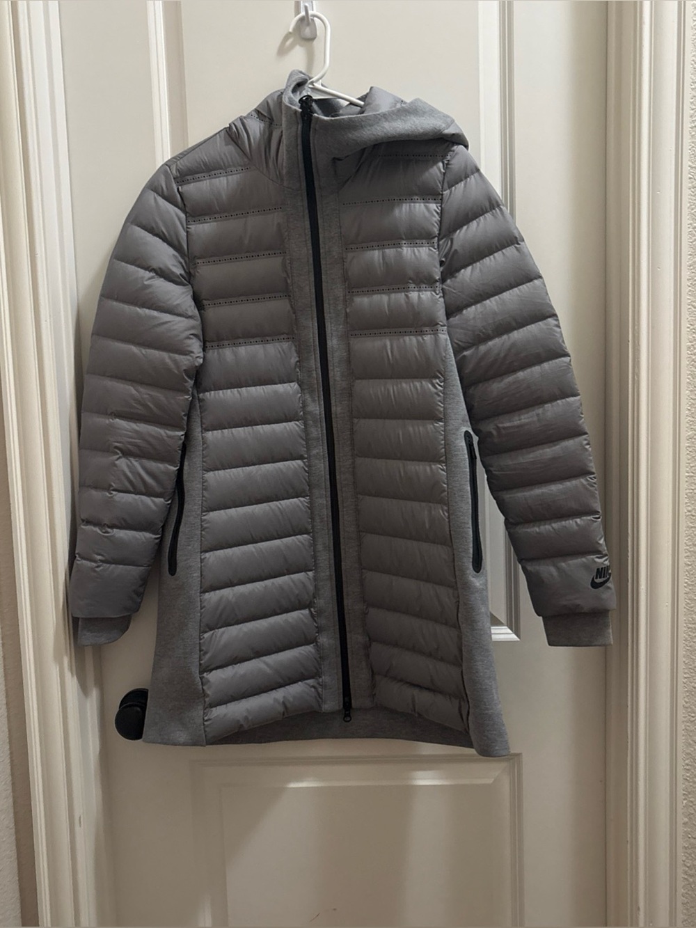 Nike Tech Fleece Jacket Womens M Gray Aeroloft 800 Down Fill Parka Puffer Coat